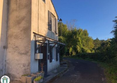 Petite maison rénovée avec jardin et garage