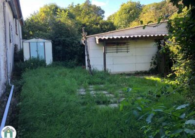 Petite maison rénovée avec jardin et garage