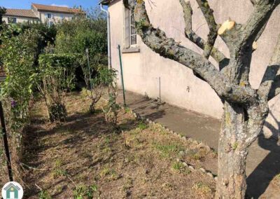 Maison individuelle avec garage et jardin