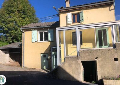 Maison de village avec terrasse et jardin non attenant